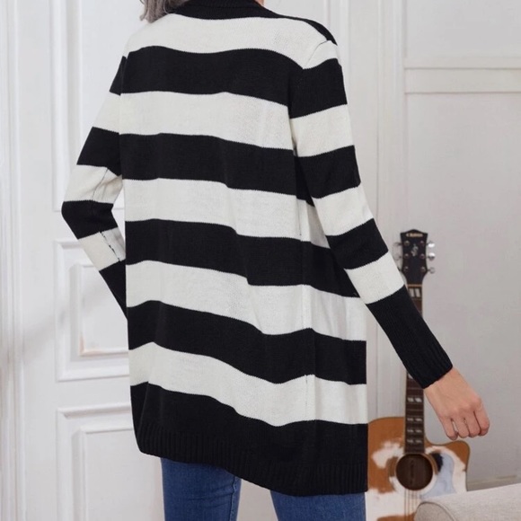 Black and White Wide Striped Cardigan in L - Picture 2 of 3